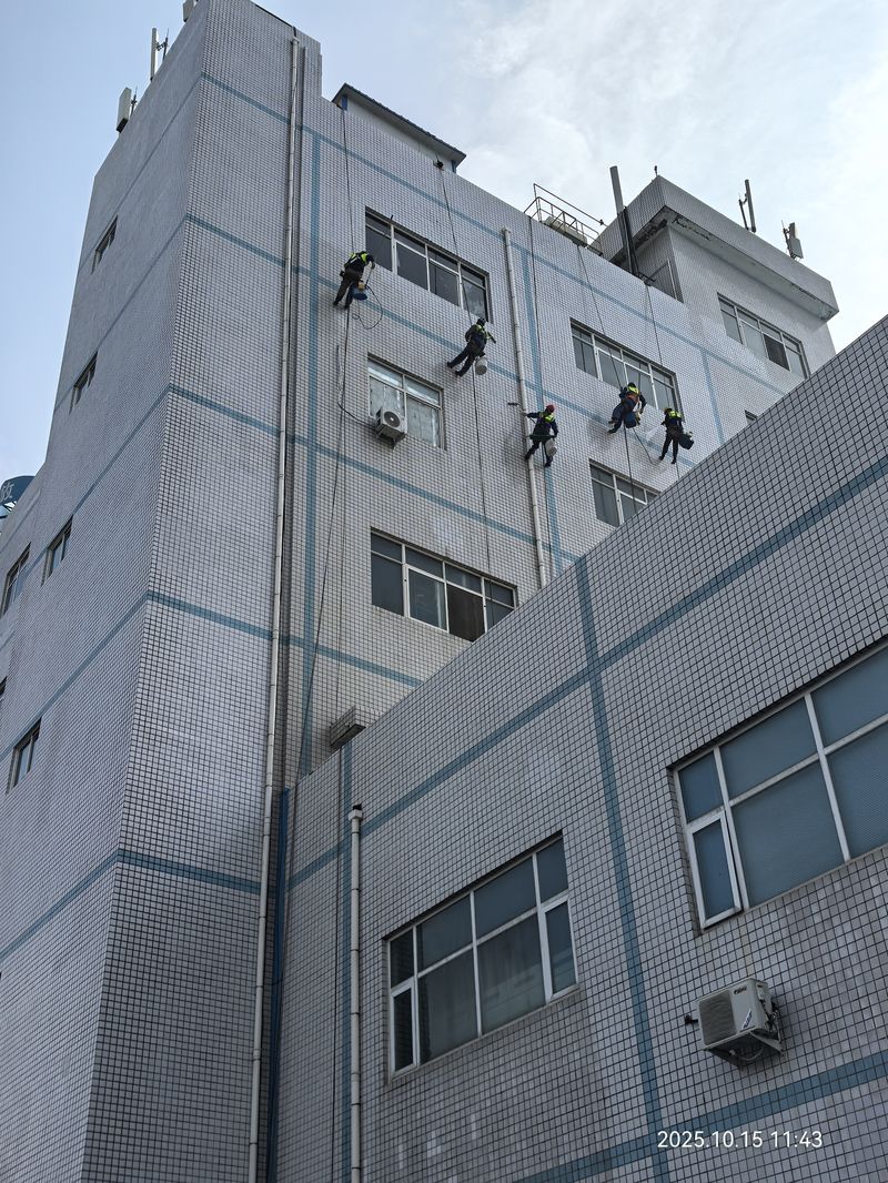 立白車間外墻清洗