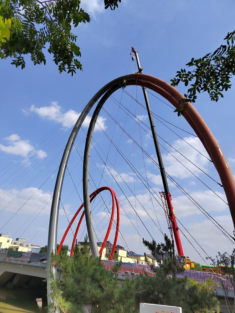 彩虹橋鋼結構刷漆翻新